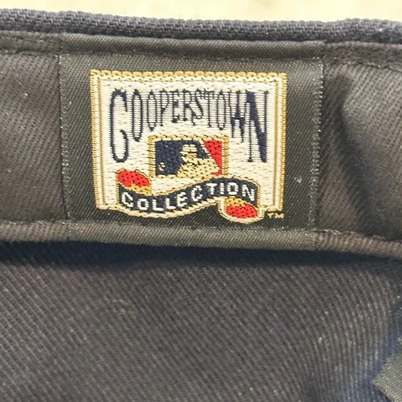 New York Yankees New Era Cooperstown  Collection Fitted Cap Size 7 7/8 with pin - Picture 3 of 11